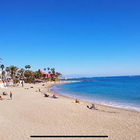 아파트 Benalbeach 2bdr Beach100m 5 Pools Gardens 베날마데나코스타