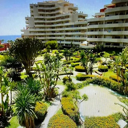 아파트 Benalbeach 2bdr Beach100m 5 Pools Gardens 베날마데나코스타