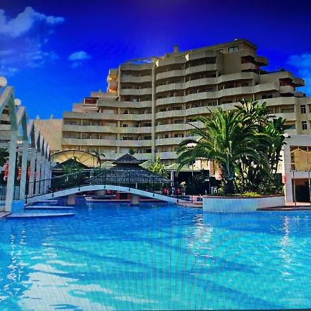 아파트 Benalbeach 2bdr Beach100m 5 Pools Gardens 베날마데나코스타