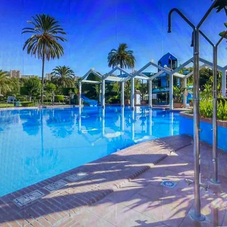 아파트 Benalbeach 2bdr Beach100m 5 Pools Gardens