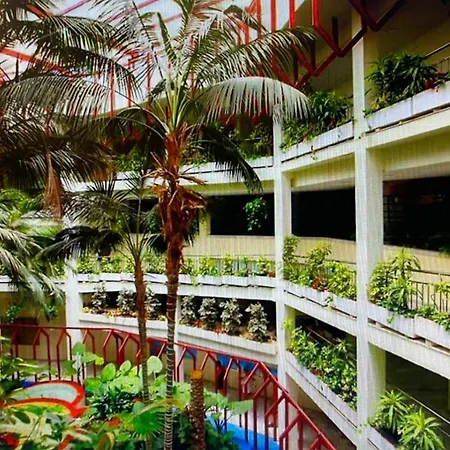 아파트 Benalbeach 2bdr Beach100m 5 Pools Gardens