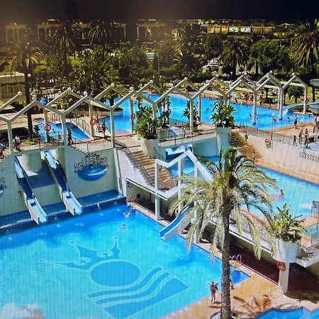 Benalbeach 2bdr Beach100m 5 Pools Gardens 아파트 베날마데나코스타