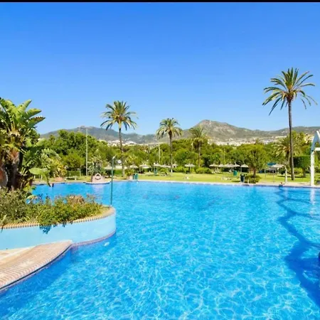 아파트 Benalbeach 2bdr Beach100m 5 Pools Gardens 베날마데나코스타