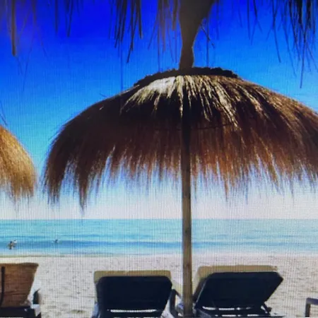 아파트 Benalbeach 2bdr Beach100m 5 Pools Gardens